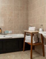 Junior Suite Bath Room A7400081